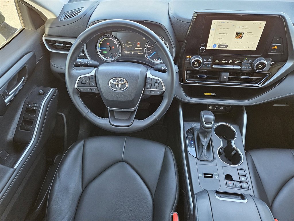 Certified 2023 Toyota Highlander XLE image 27