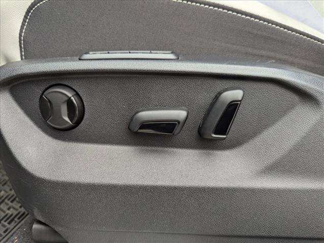 Used 2024 Volkswagen Atlas Cross Sport SEL Premium R-Line image 11