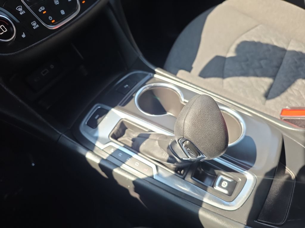 Used 2024 Chevrolet Equinox LT AWD/4WD image 16