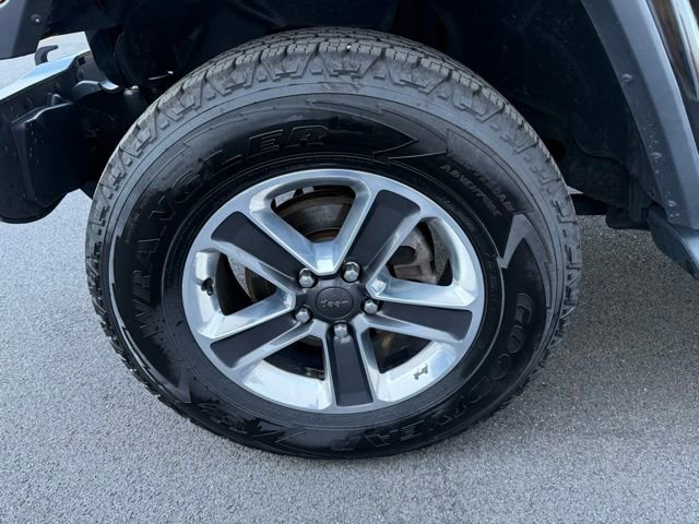 Used 2019 Jeep Wrangler Unlimited Sahara w/ Cold Weather Group image 30