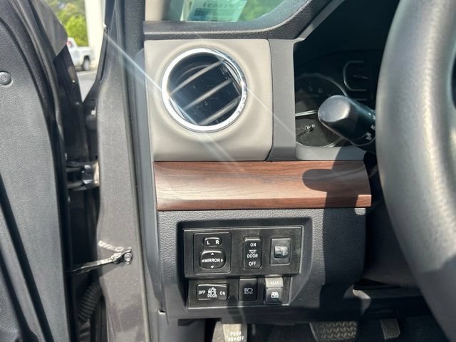 Used 2019 Toyota Tundra Limited w/ Limited Premium Package AWD/4WD image 28
