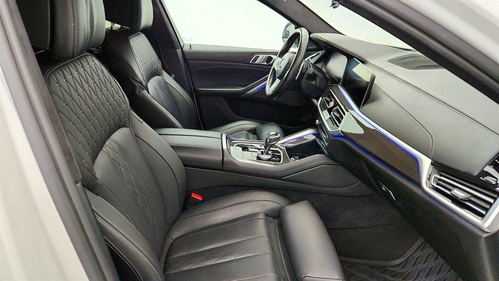 Used 2022 BMW X6 M50i w/ Executive Package AWD/4WD image 25