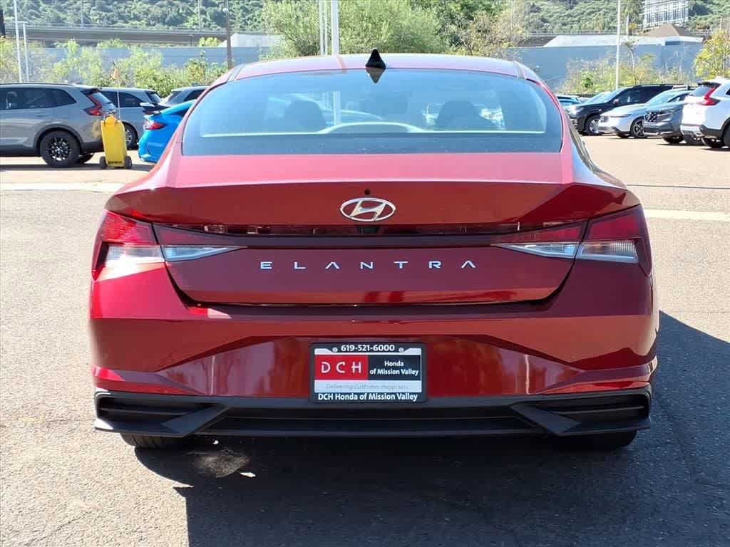 Used 2023 Hyundai Elantra SEL w/ Convenience Package image 5
