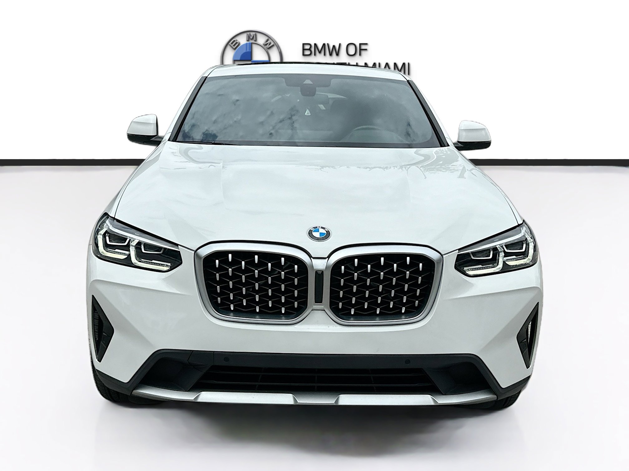 Used 2023 BMW X4 xDrive30i w/ Convenience Package AWD/4WD image 2