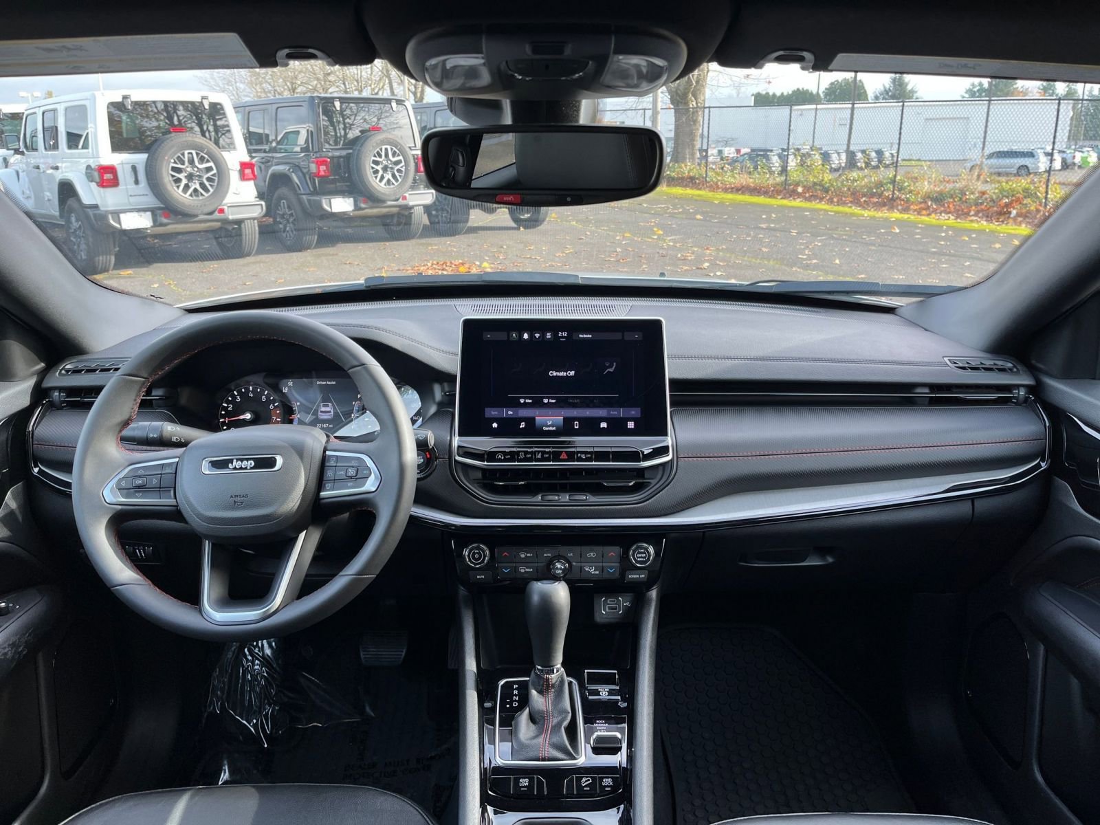 Used 2025 Jeep Compass Trailhawk image 32