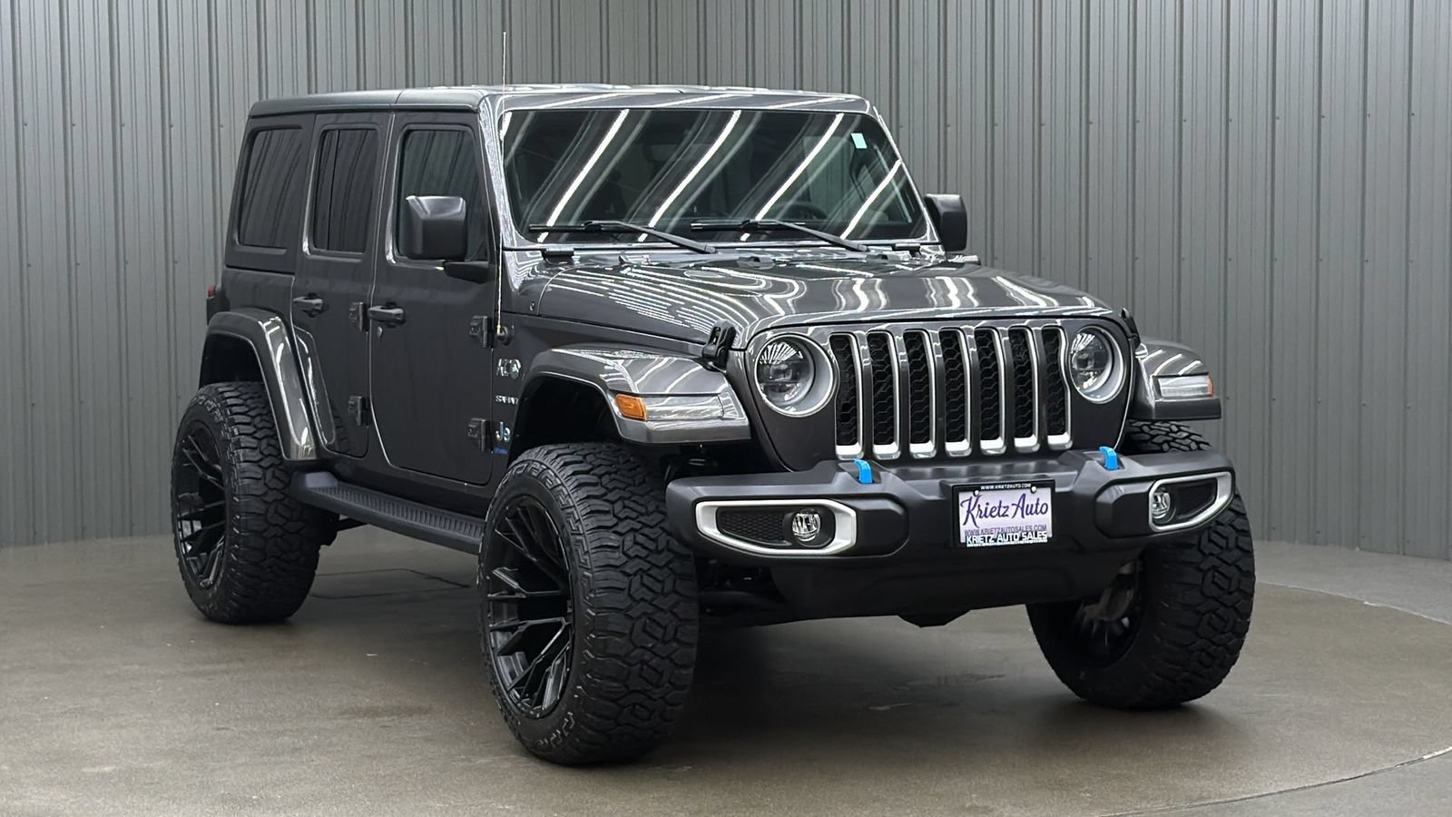 Used 2023 Jeep Wrangler Unlimited Sahara w/ Cold Weather Group AWD/4WD image 7