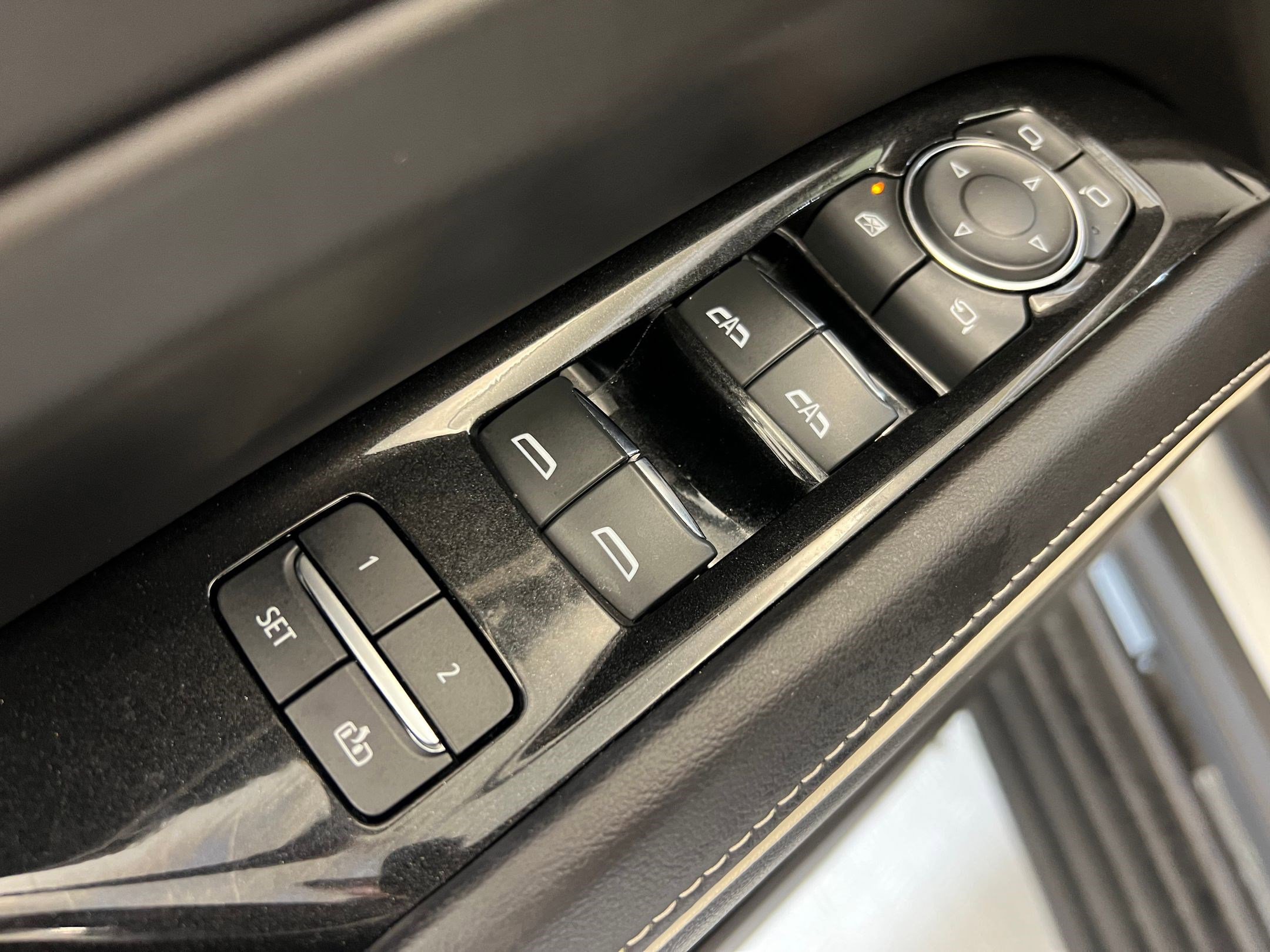 Used 2023 Cadillac Escalade Sport Platinum w/ Heavy-Duty Trailer Package image 24