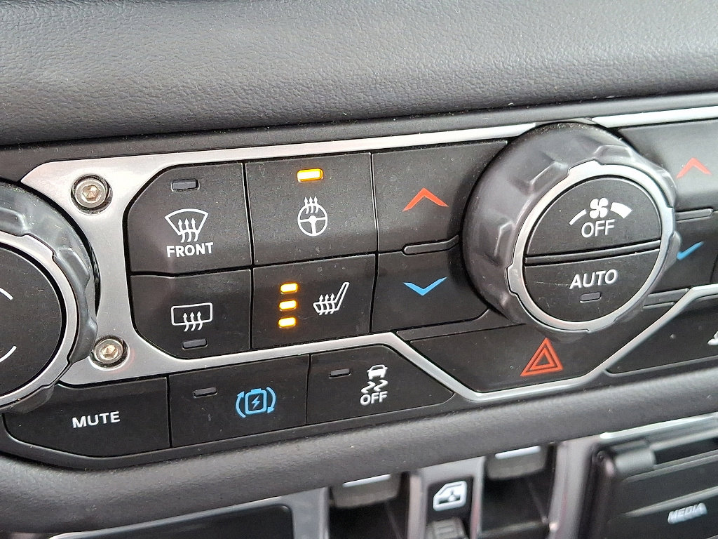 Certified 2025 Jeep Wrangler Unlimited Sahara AWD/4WD image 11