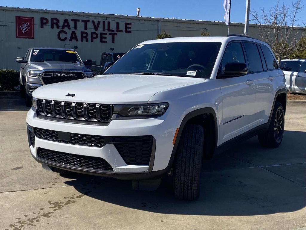 New 2026 Jeep Grand Cherokee Altitude image 3