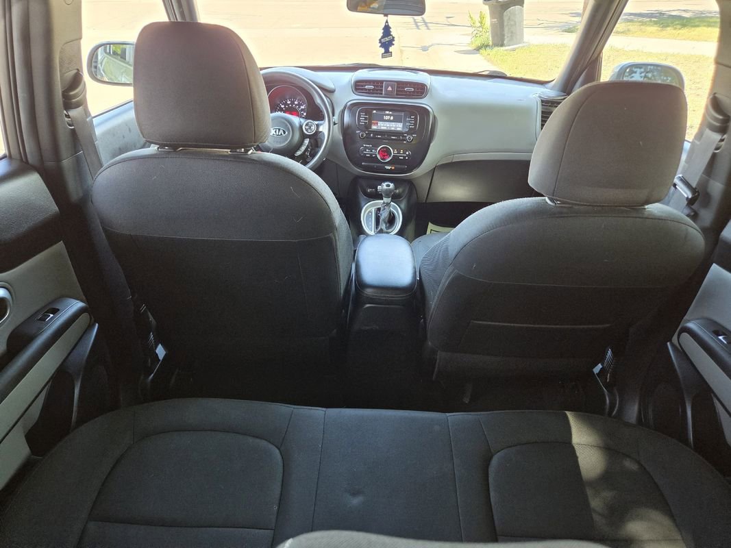 Used 2017 Kia Soul + FWD image 10