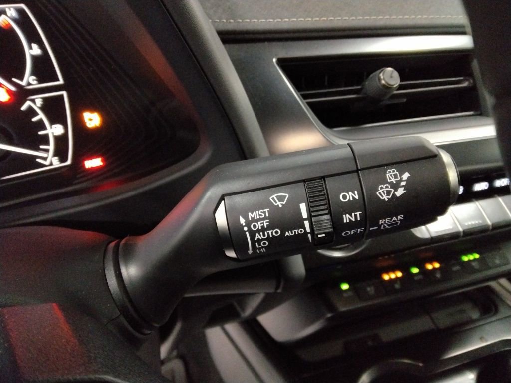 Used 2021 Lexus UX 250h w/ Premium Package image 17