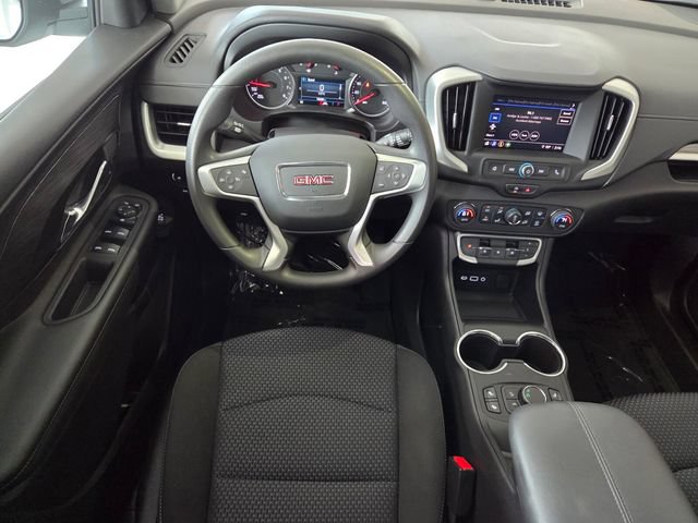 Used 2024 GMC Terrain SLE w/ Driver Convenience Package FWD image 7