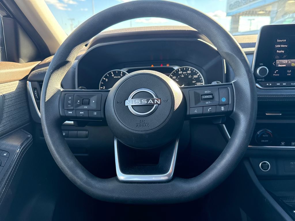 Used 2023 Nissan Rogue SV image 18