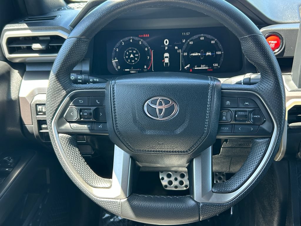 Used 2025 Toyota Tacoma TRD Sport AWD/4WD image 17