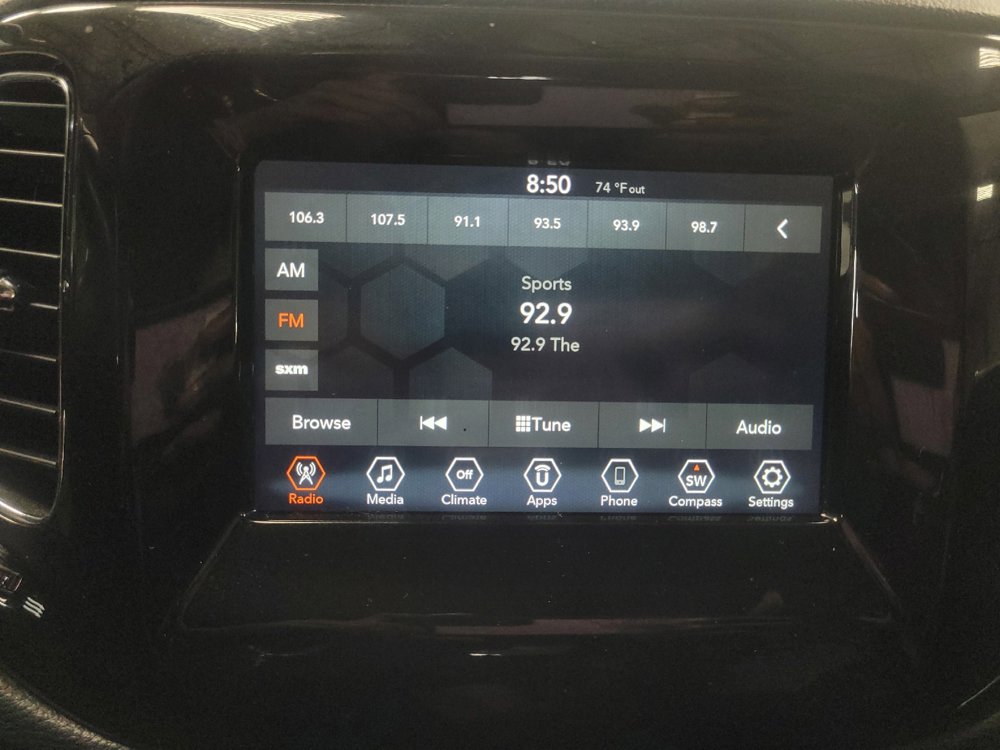 Used 2020 Jeep Compass Latitude FWD image 25