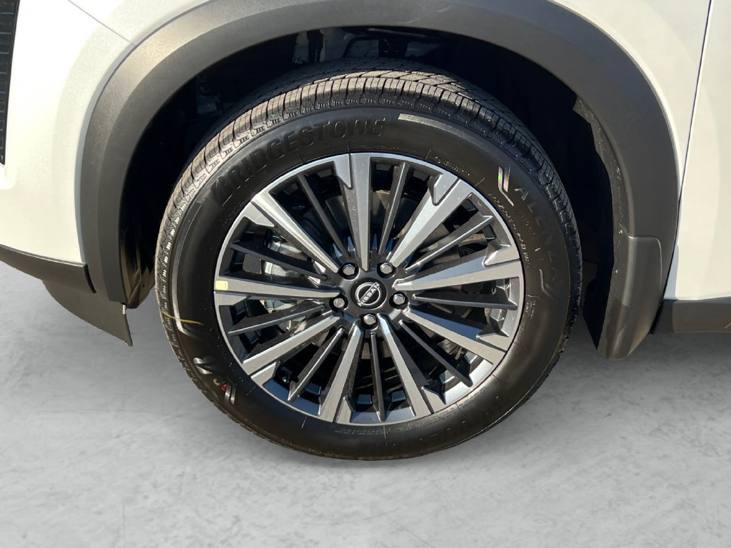 New 2026 Nissan Pathfinder Platinum FWD image 24