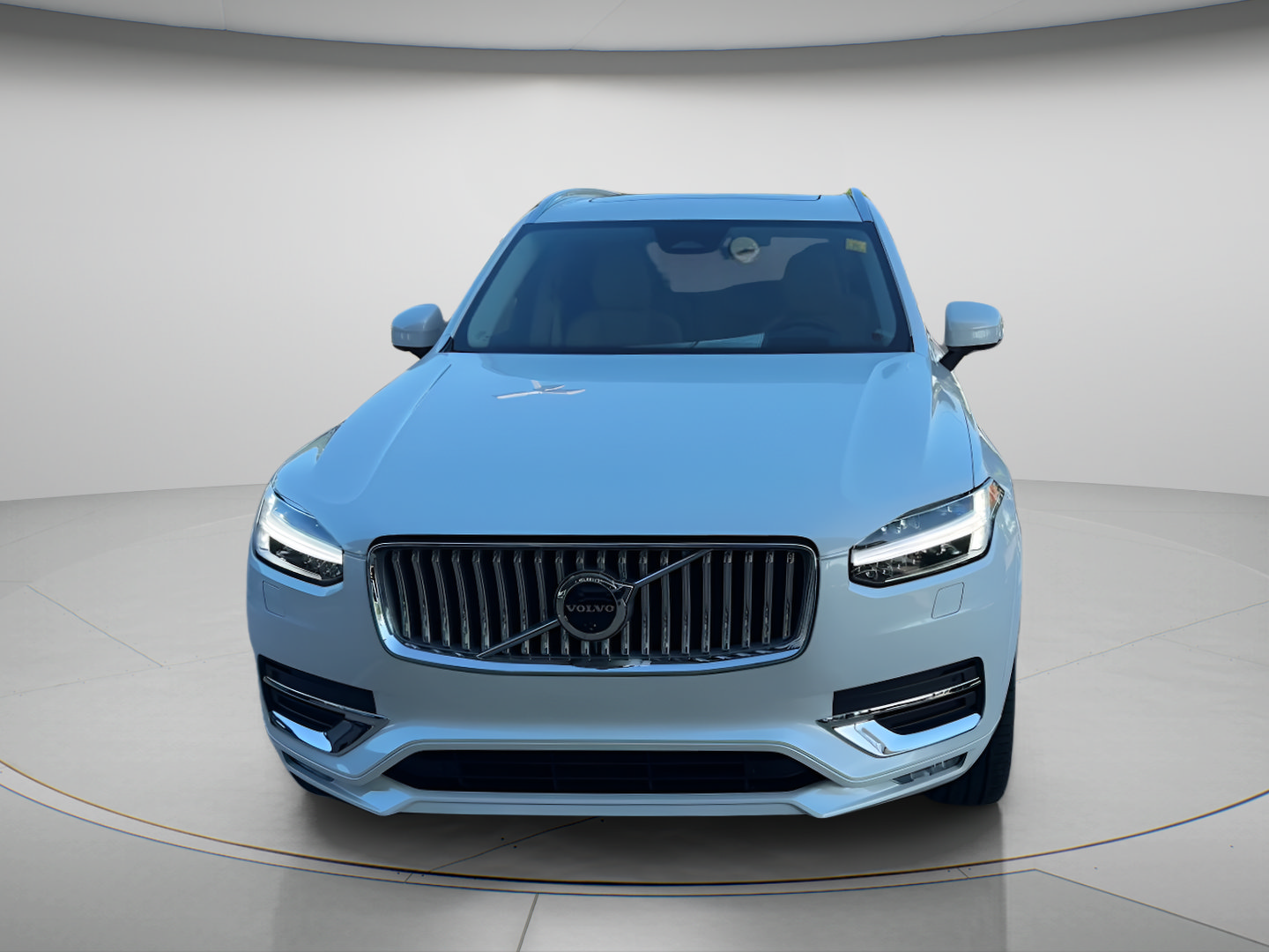 Used 2025 Volvo XC90 B6 Ultra w/ Protection Package AWD/4WD image 8