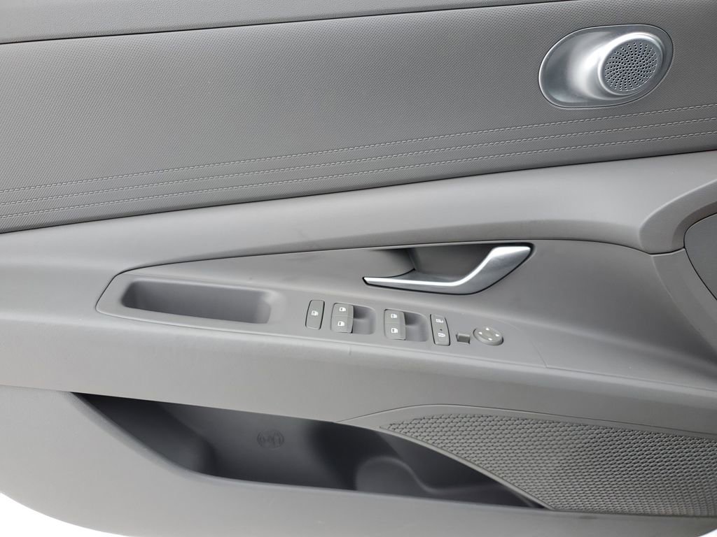 Used 2022 Hyundai Elantra Blue image 20