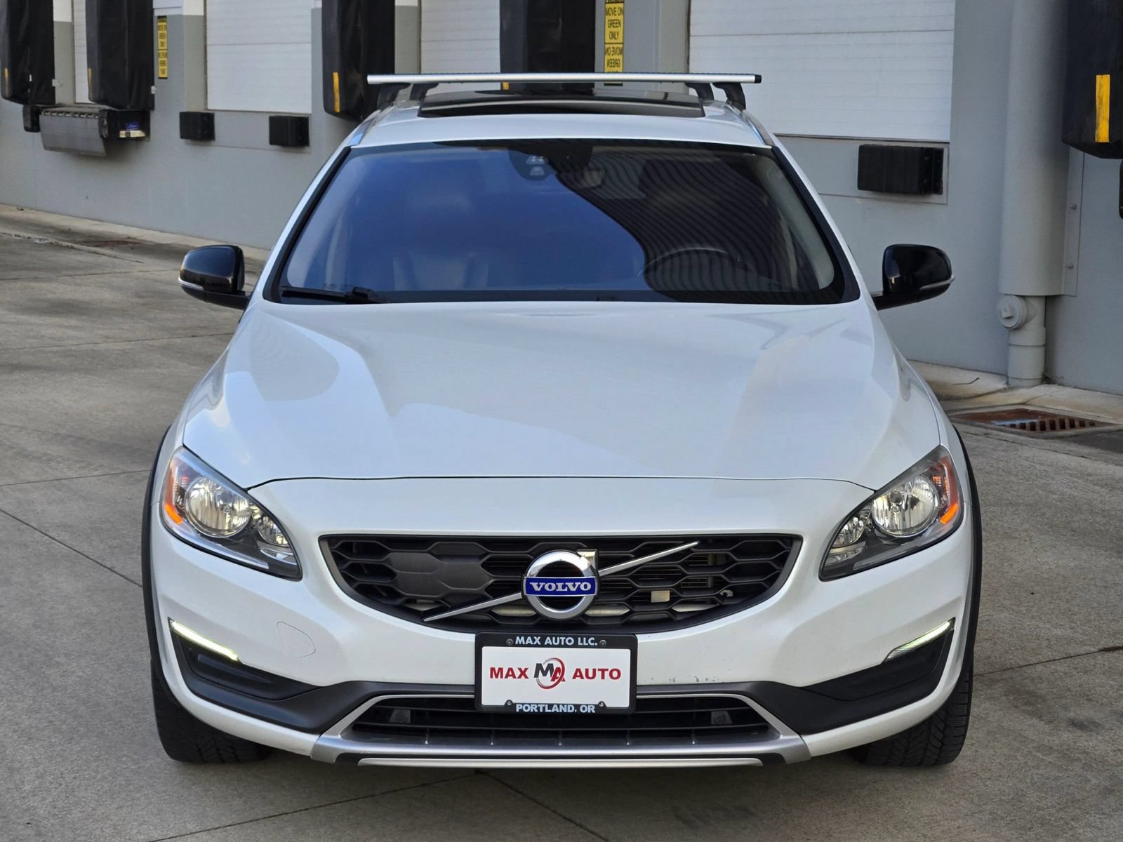 Used 2016 Volvo V60 T5 Cross Country w/ Convenience Package AWD/4WD image 3