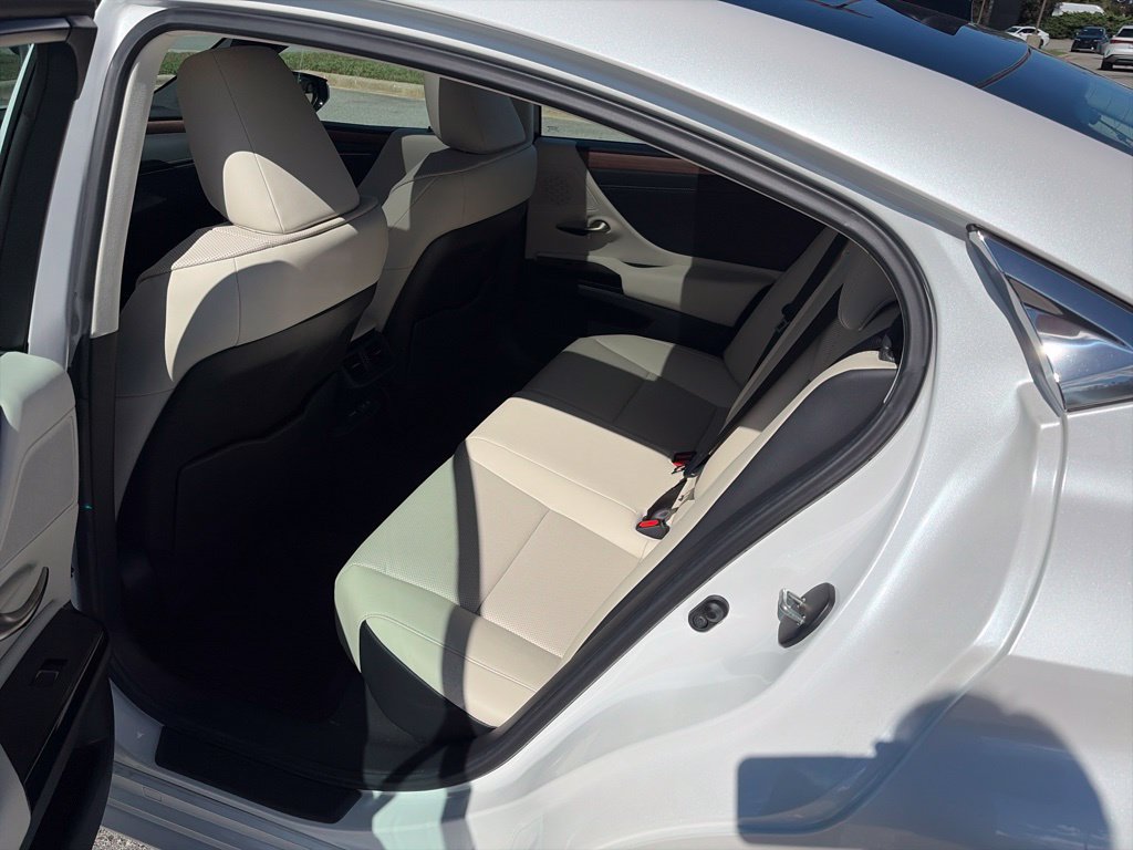 Certified 2025 Lexus ES 350 w/ Premium Package FWD image 12