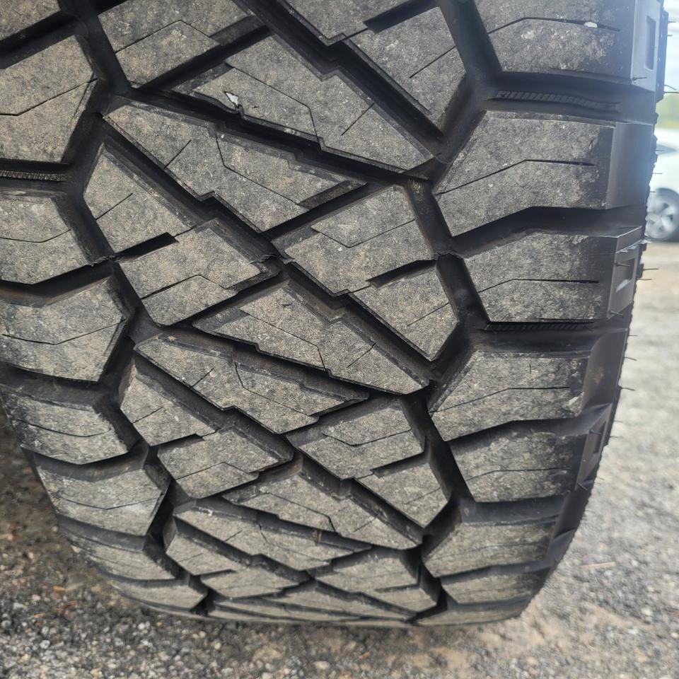 Used 2020 Land Rover Defender 110 S AWD/4WD image 45