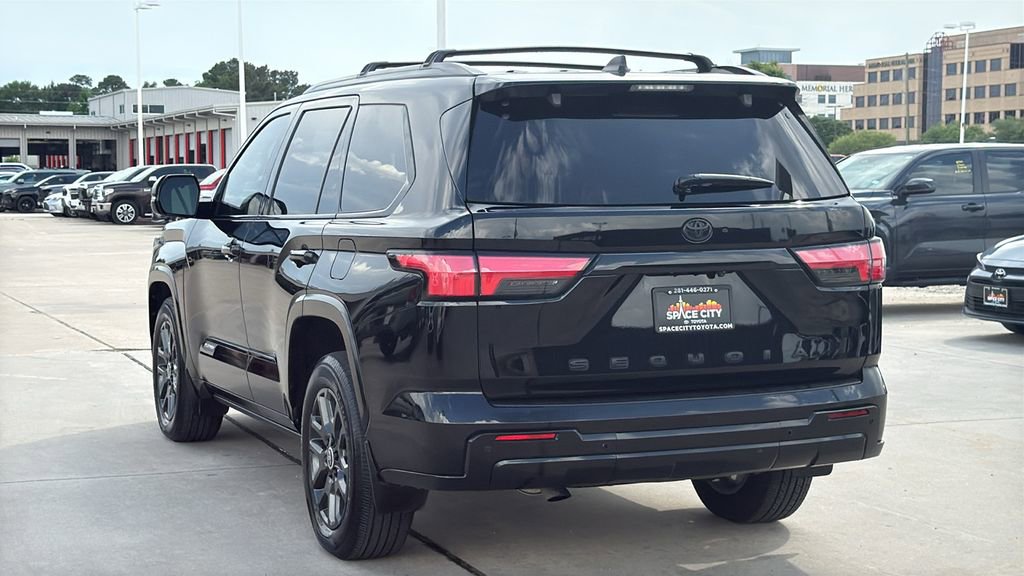 Used 2024 Toyota Sequoia Platinum AWD/4WD image 3