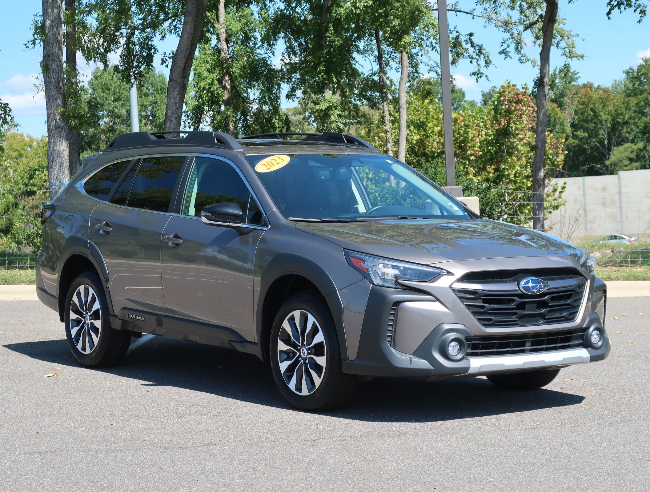 Used 2023 Subaru Outback Limited w/ Popular Package #2 AWD/4WD image 1