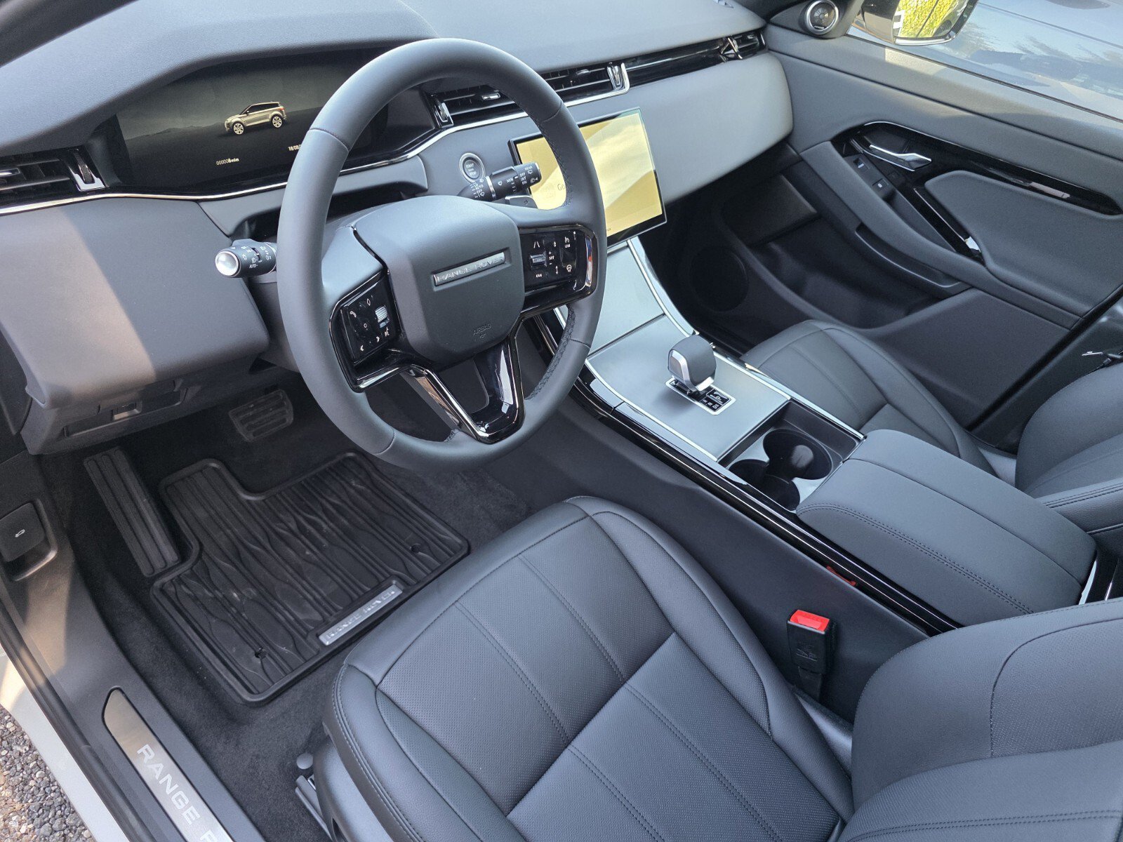 New 2026 Land Rover Range Rover Evoque S AWD/4WD image 11