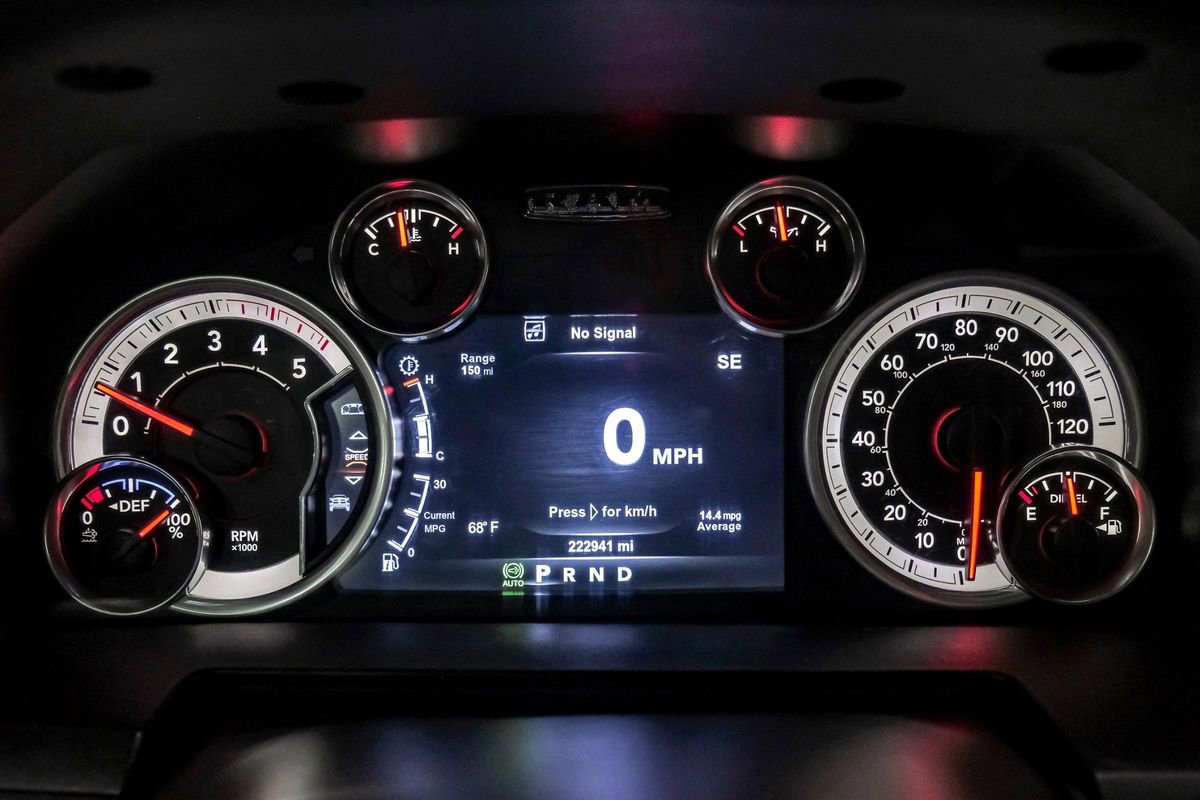 Used 2015 RAM 2500 Laramie w/ Convenience Group AWD/4WD image 18