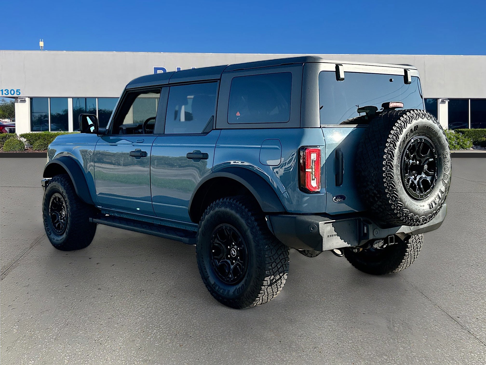 Used 2022 Ford Bronco Wildtrak image 5