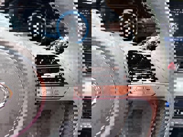 Certified 2022 Hyundai Elantra SEL w/ Convenience Package image 20