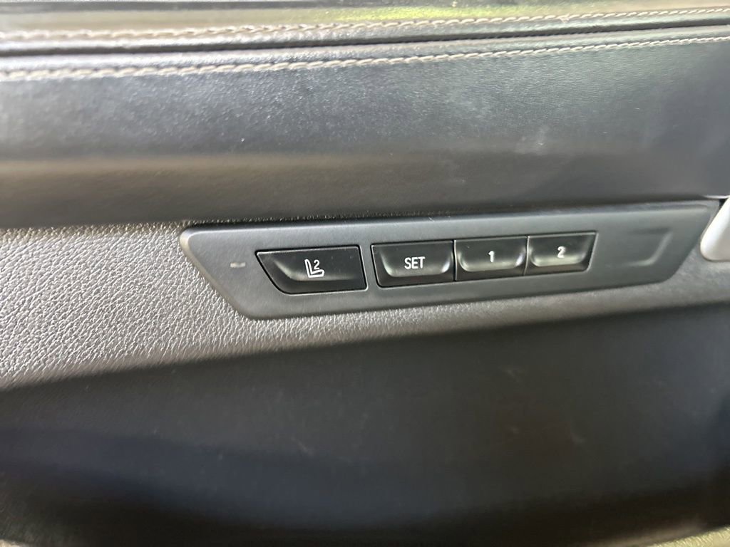 Used 2022 BMW 740i xDrive w/ M Sport Package image 42