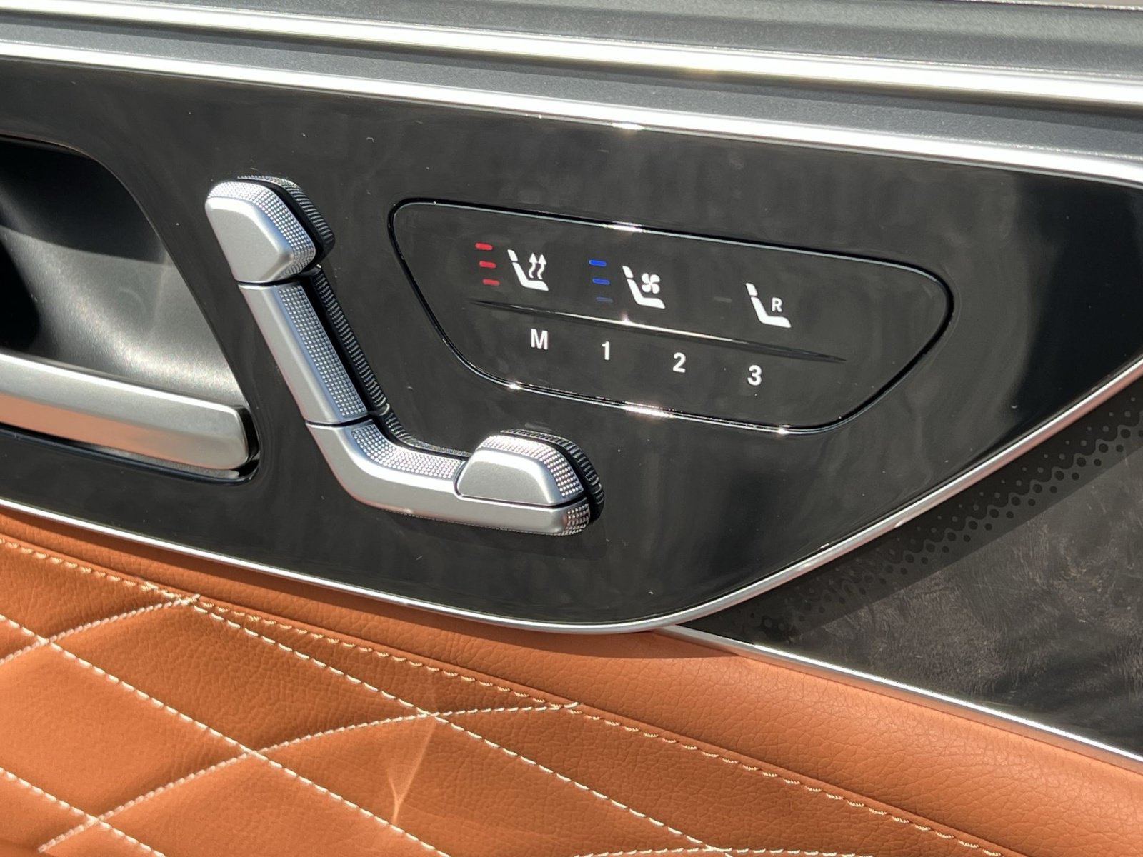 Used 2027 Mercedes-Benz S 500 4MATIC image 42