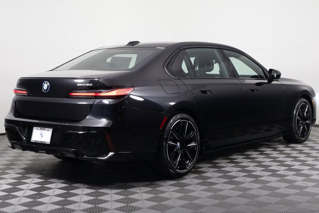 New 2026 BMW i7 eDrive50 w/ Executive Package RWD image 2