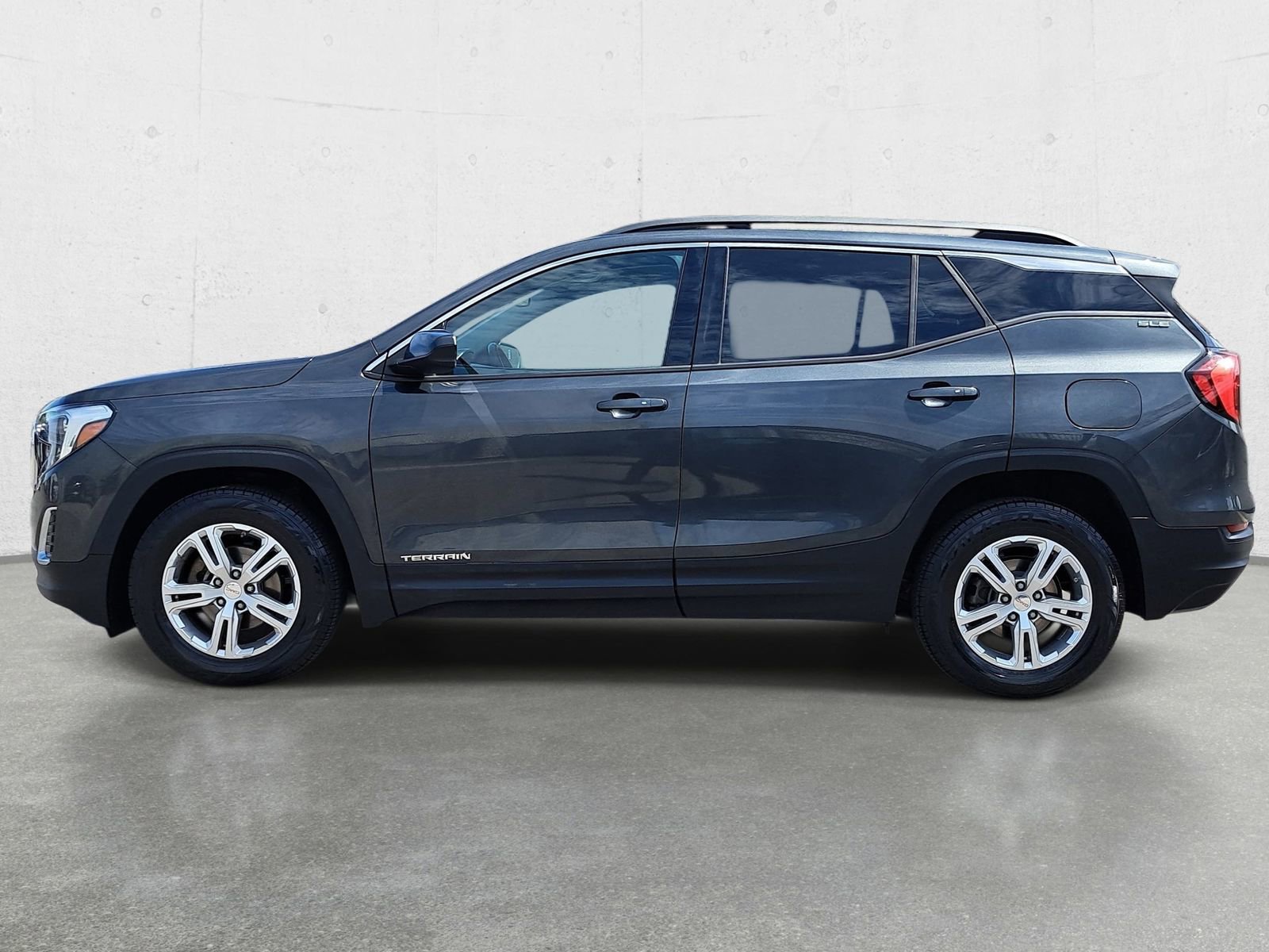 Used 2018 GMC Terrain SLE w/ Driver Convenience Package FWD image 8