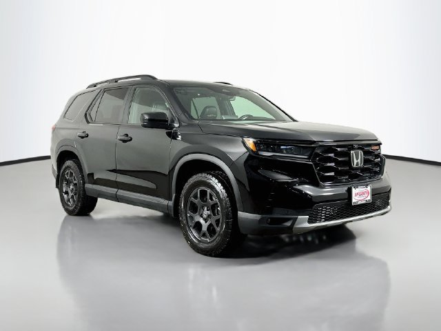 Certified 2024 Honda Pilot TrailSport image 17