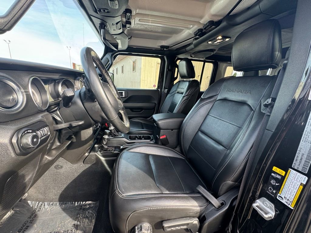 Used 2022 Jeep Wrangler Unlimited Sahara w/ Cold Weather Group image 19