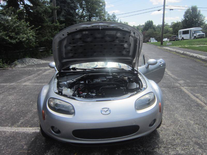 Used 2006 MAZDA MX-5 Miata Grand Touring RWD image 26