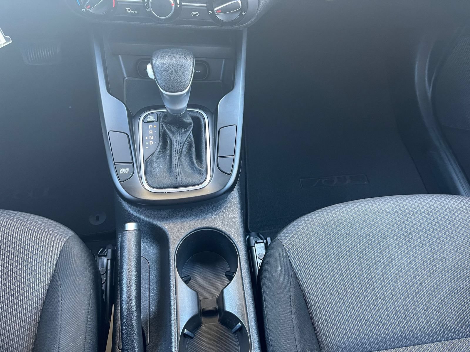 Used 2025 Kia Soul LX w/ LX Technology Package FWD image 38