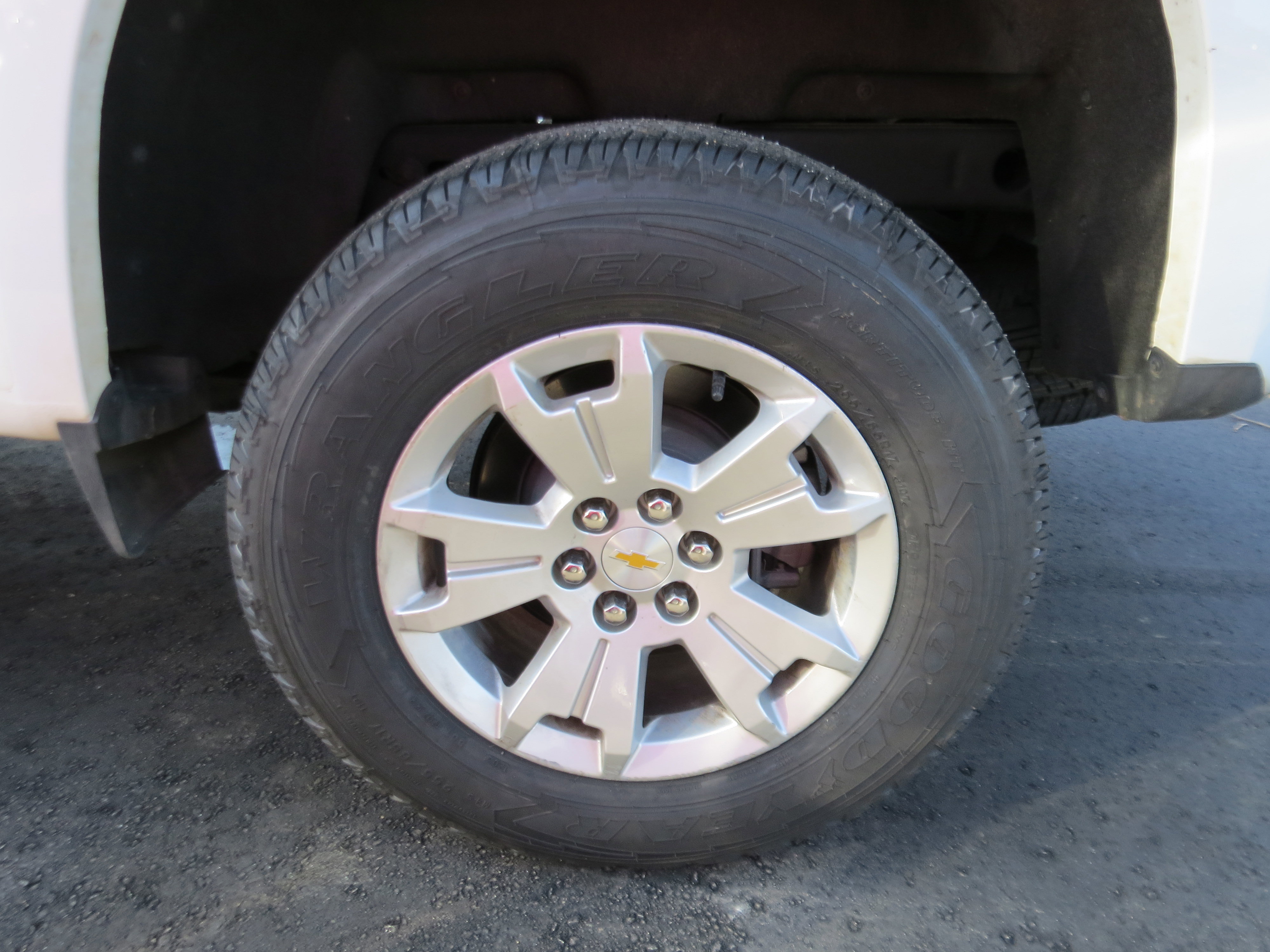 Used 2022 Chevrolet Colorado LT w/ Fleet Safety Package RWD image 9