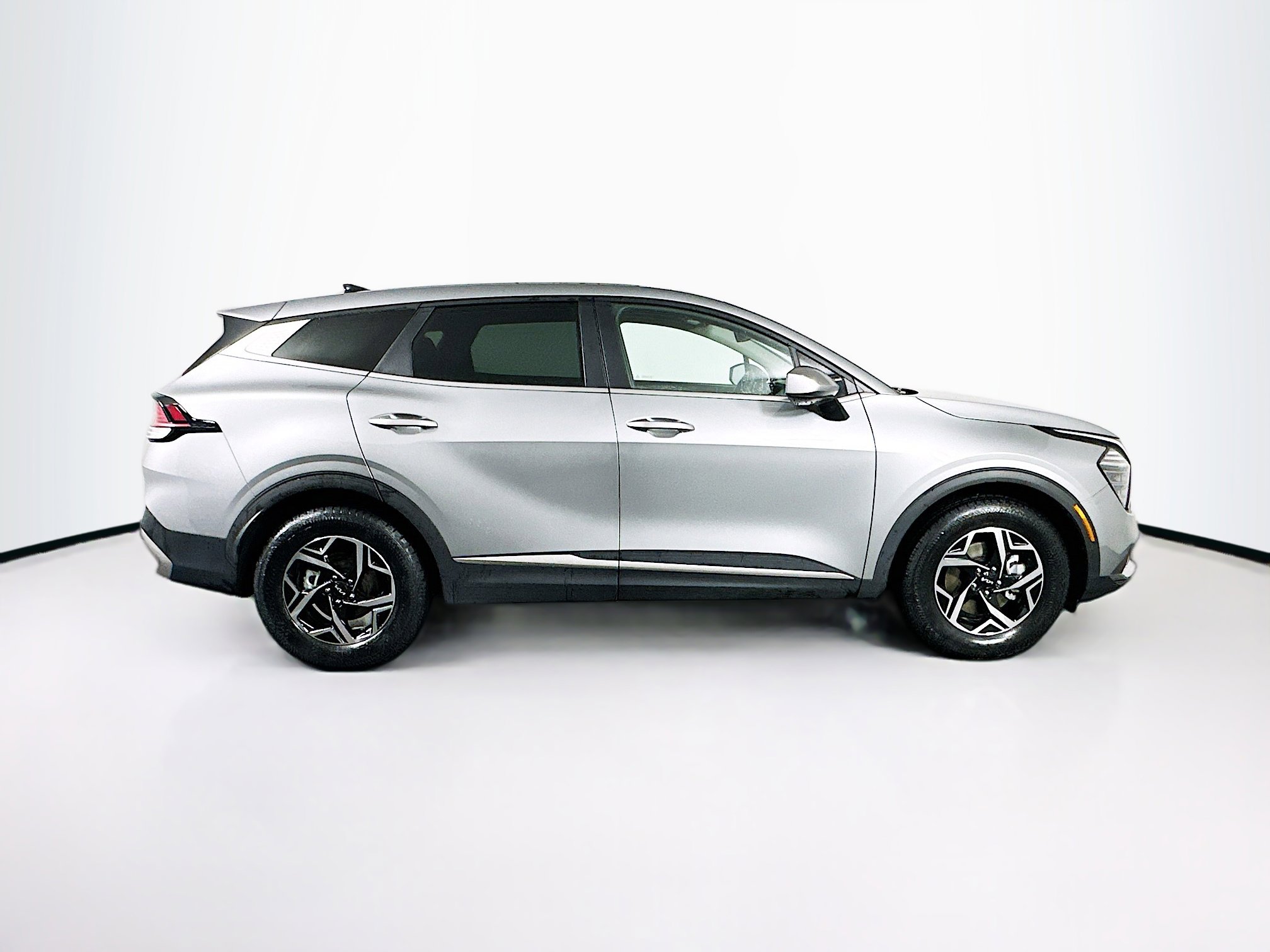 Used 2024 Kia Sportage LX image 10