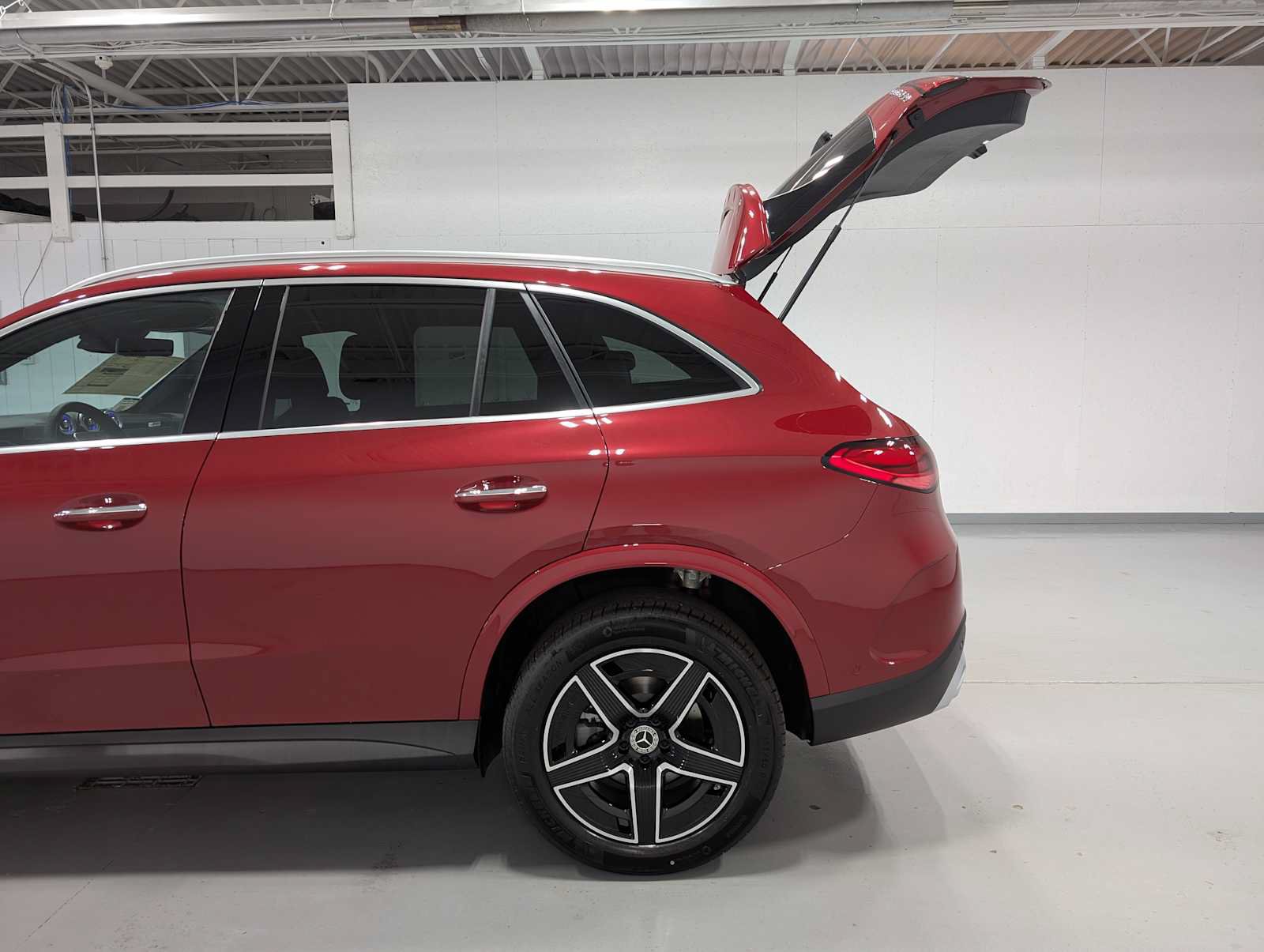 New 2026 Mercedes-Benz GLC 300 4MATIC image 9