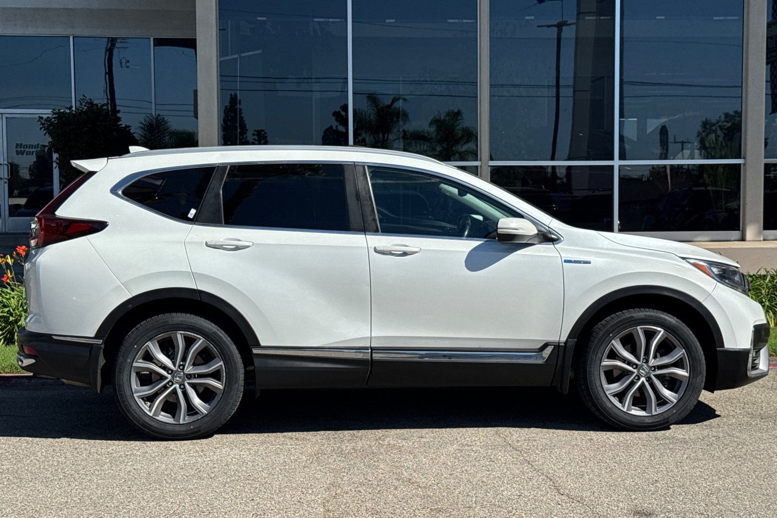 Used 2021 Honda CR-V Touring image 4