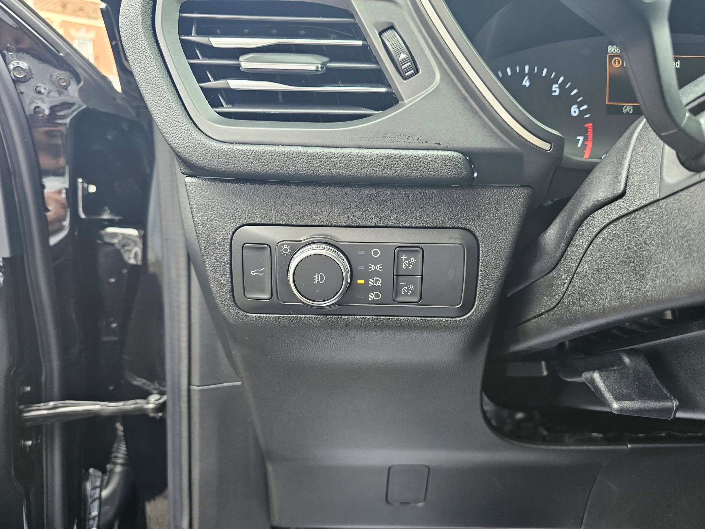 Used 2022 Ford Escape SEL image 32