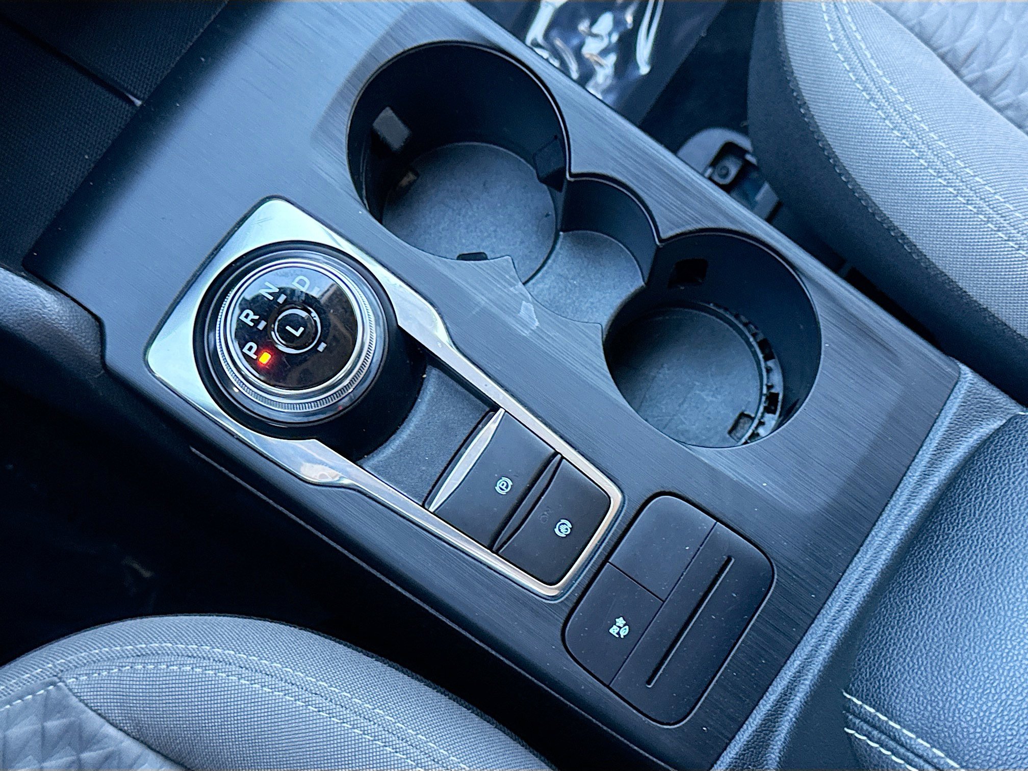 Used 2020 Ford Escape SE Sport image 27