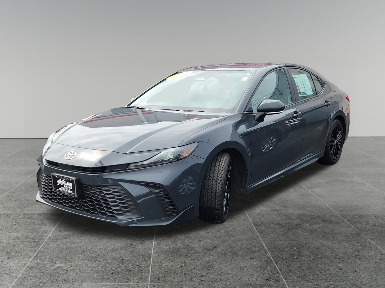 Certified 2025 Toyota Camry SE image 3