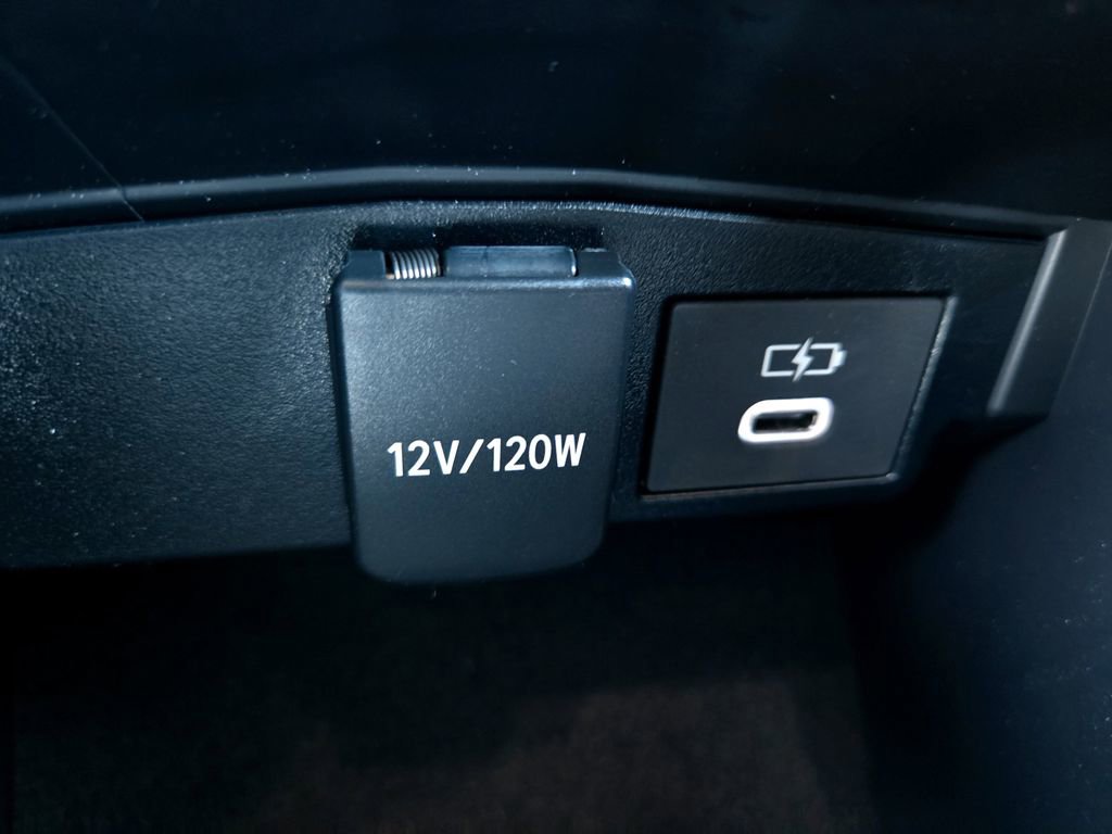 Used 2025 Toyota Corolla SE FWD image 22