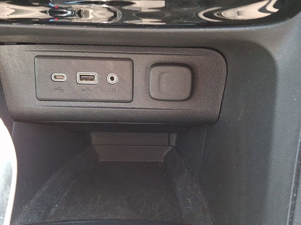Used 2023 Buick Encore GX Preferred w/ Cold Weather Comfort Package FWD image 24
