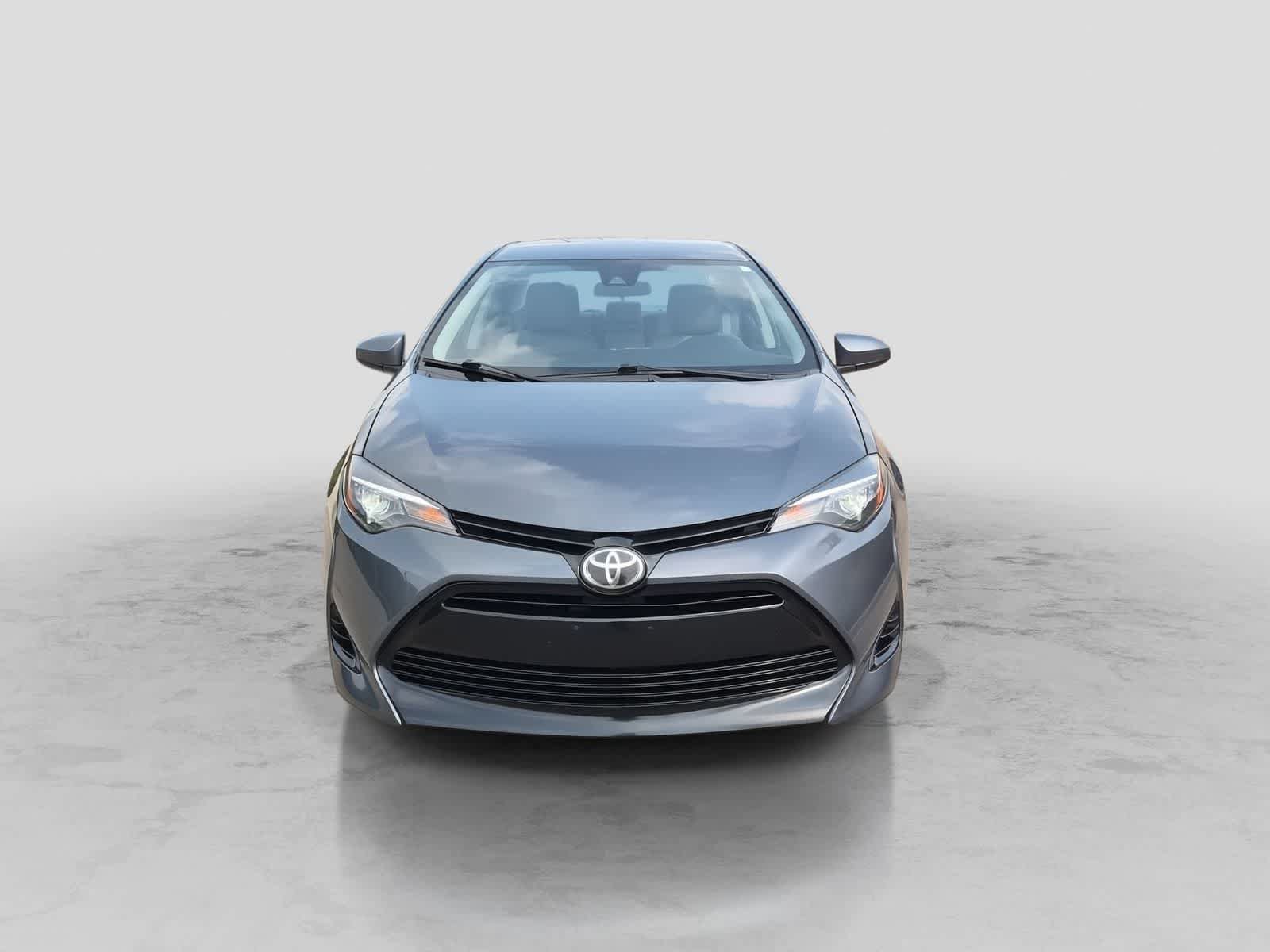 Used 2017 Toyota Corolla LE FWD image 3