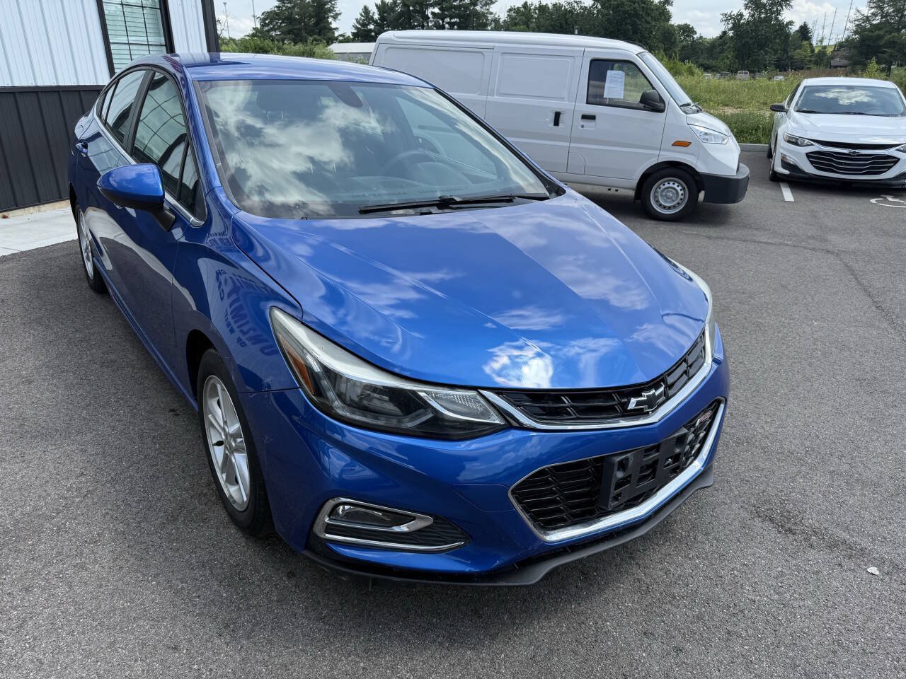 Used 2018 Chevrolet Cruze LT w/ Convenience Package FWD image 5